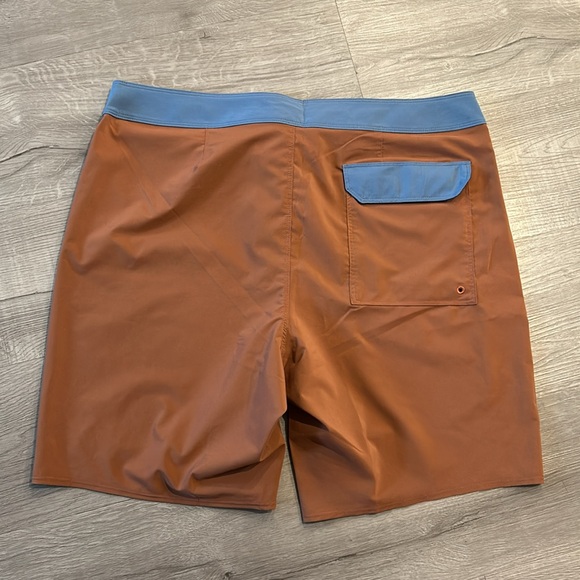 PATAGONIA | Men's Hydropeak Boardshorts - 18" - Picture 2 of 7